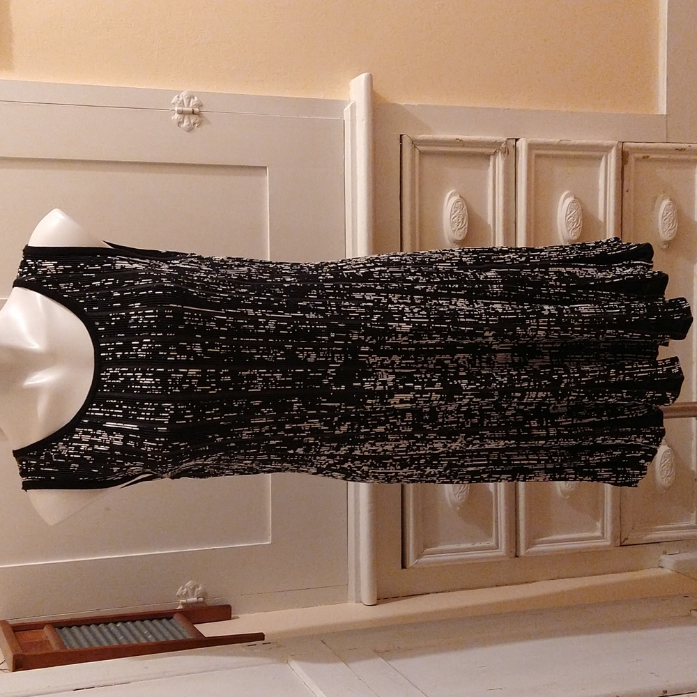Nic & Zoe black/white ribbed dress. Sz LP